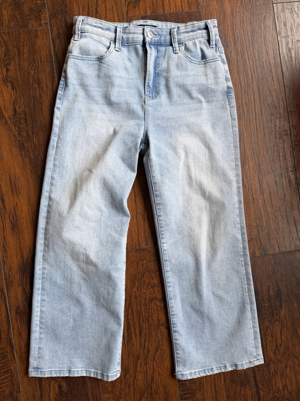 Boston Proper Light Wash Women’s wide Jeans size 8 (U3)